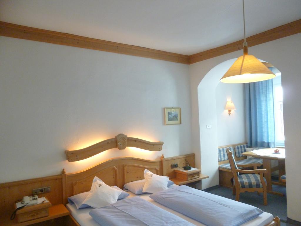 Hotel Holzer Sexten Quarto foto
